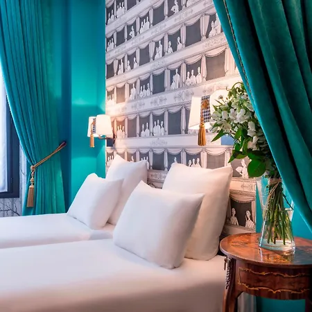 Sacha Hotel