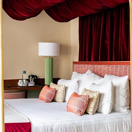 Hotel Sacha 4*