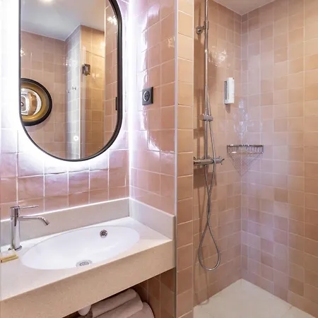 Hotel Sacha 4*