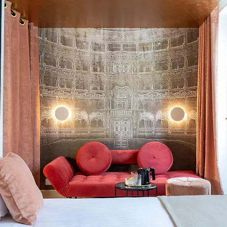 Sacha Hotel