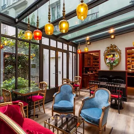 Sacha 4* Paris